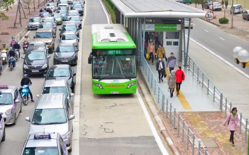 Hà Nội cân nhắc thay buýt nhanh BRT trên đường Lê Văn Lương