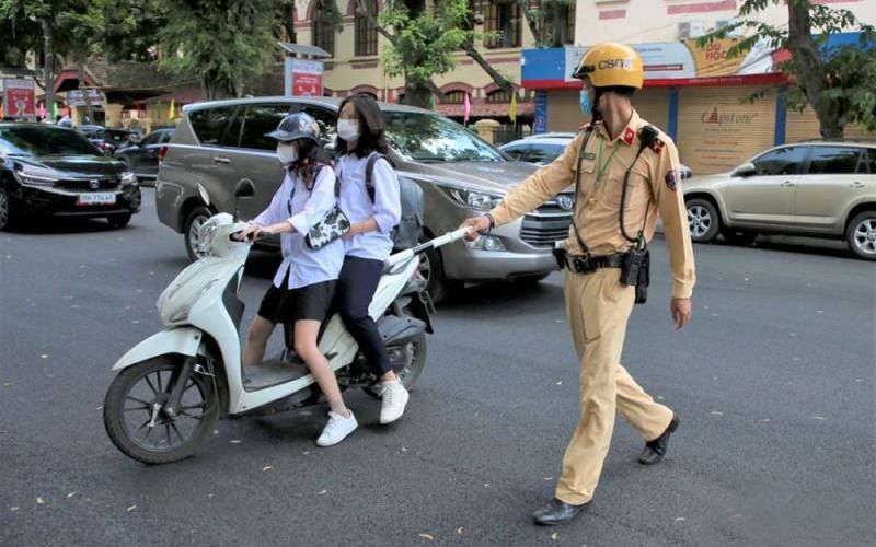 Hà Nội: Cần xử lý nghiêm học sinh THPT vi phạm giao thông