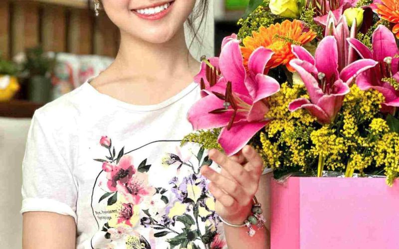 'Hoa khôi nhí Cần Thơ' đang dính ồn ào, khiến YouTuber Thơ Nguyễn giải nghệ là ai?