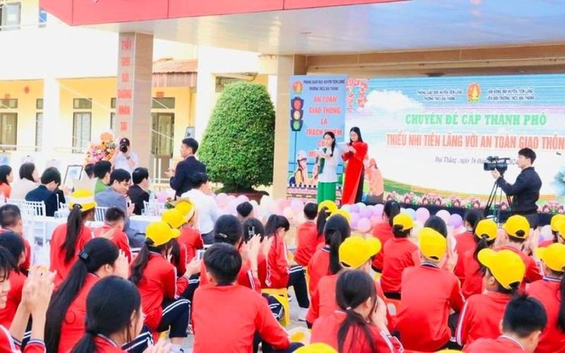 Học sinh Hải Phòng tìm hiểu về an toàn giao thông qua chuyên đề Đội