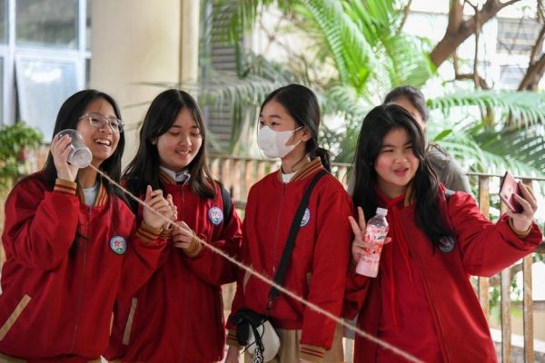 Hội chợ Khoa học của học sinh trường Ams thu hút với hoạt động trải nghiệm ngành nghề