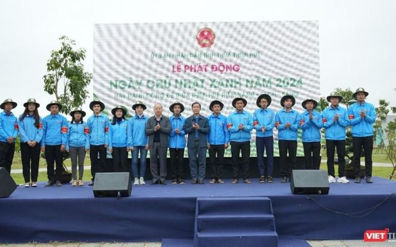 Hơn 1.000 người ra quân 'Ngày Chủ nhật xanh' năm 2024 ở Thừa Thiên Huế