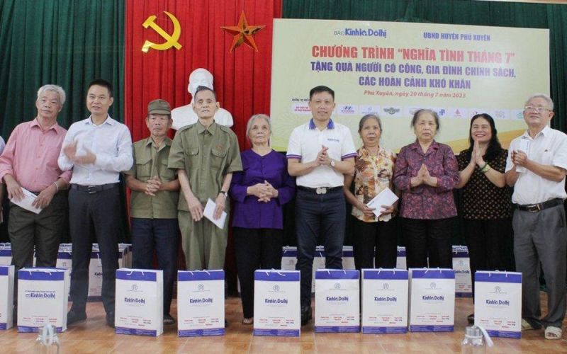 Hướng tới cộng đồng với những giá trị nhân văn
