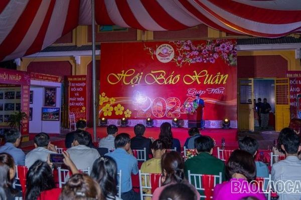 Khai mạc Hội báo Xuân Giáp Thìn 2024