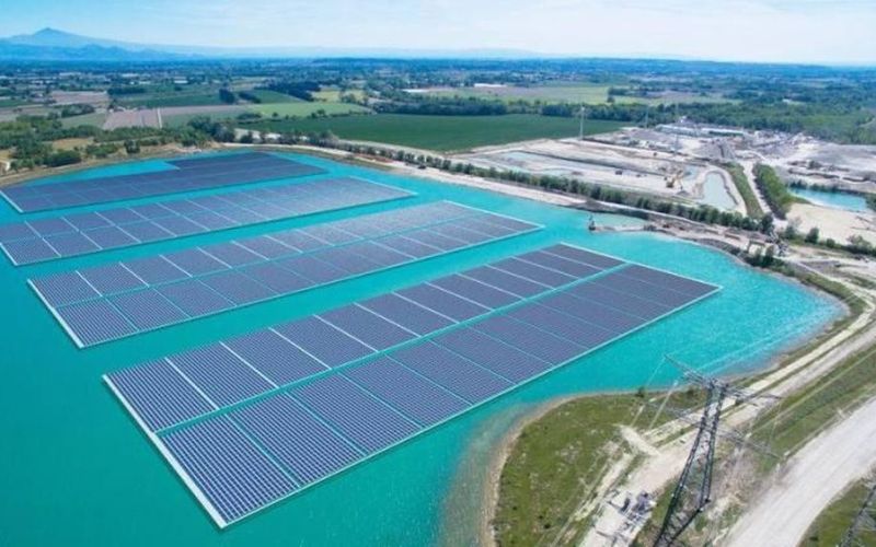 Khám phá nhà máy điện mặt trời nổi lớn nhất Châu Âu