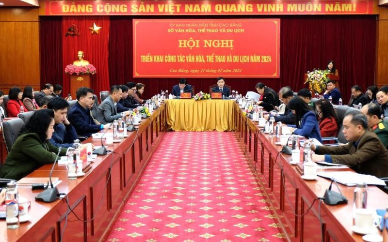 Khen thưởng 18 tập thể, cá nhân có thành tích trong công tác văn hóa, thể thao và du lịch