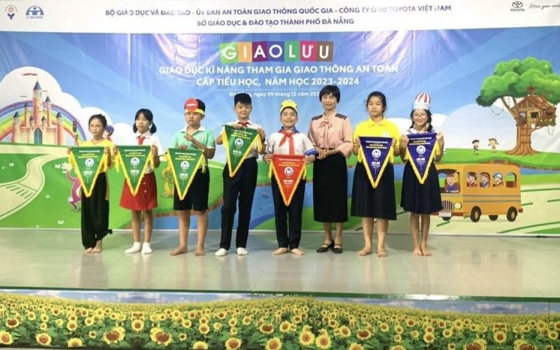 Khởi động chương trình 'Toyota cùng em học an toàn giao thông' lần thứ 19