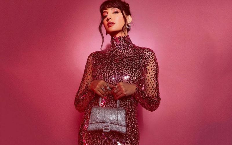 Không thể dời mắt trước đường cong của nữ vũ công quyến rũ bậc nhất thế giới