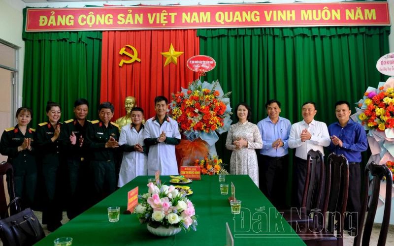 Lãnh đạo tỉnh Đắk Nông thăm Bệnh xá Quân dân y và Bệnh xá Công an tỉnh