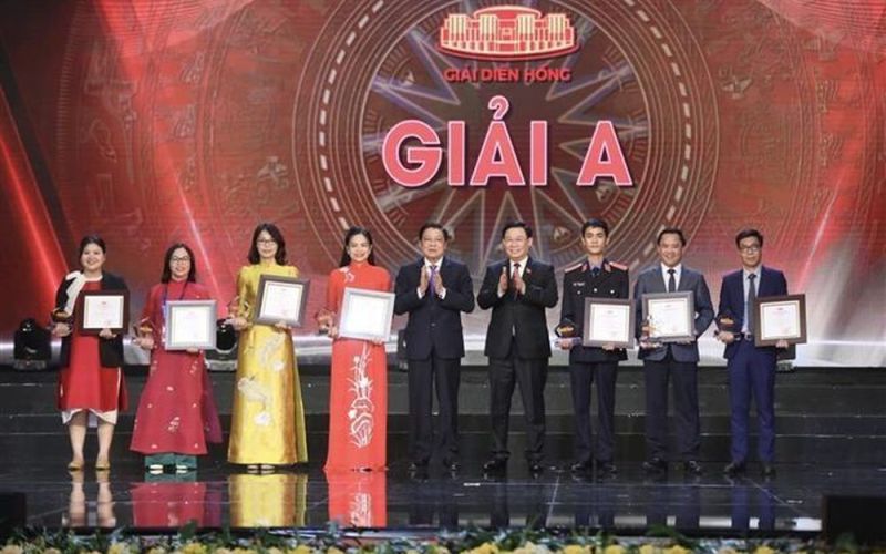 Lễ trao Giải Diên Hồng lần thứ hai: Chuyển tải các quyết sách của Quốc hội, Hội đồng nhân dân tới cử tri