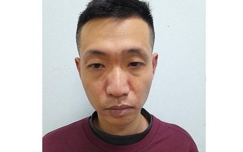 Lý do nam thanh niên 'thập thò' trên phố Đội Nhân lúc giữa trưa…