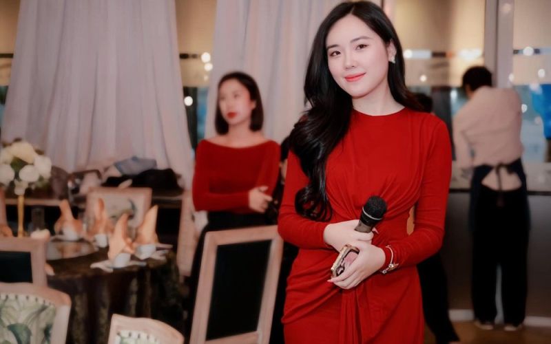 MC Hồng Hạnh: Để MC sống được với nghề là điều không dễ dàng