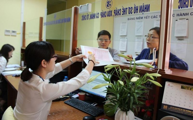 Mua đất nhưng không được giao sổ đỏ, phải làm gì?