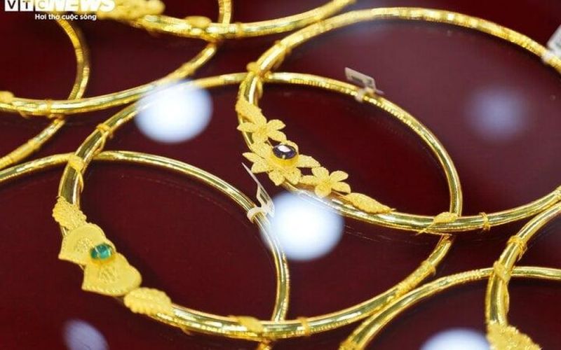 Năm 2024 có nên mua vàng?