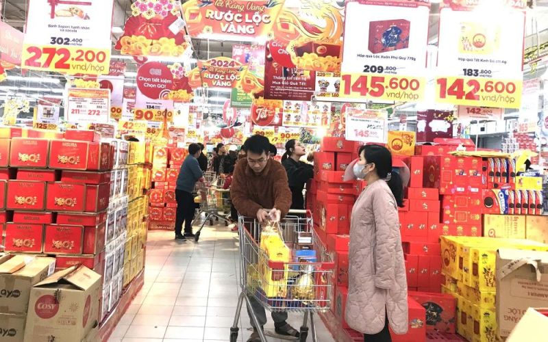 Ngày mùng 3 Tết Giáp Thìn 2024: Thị trường tiêu dùng sẽ dần sôi động