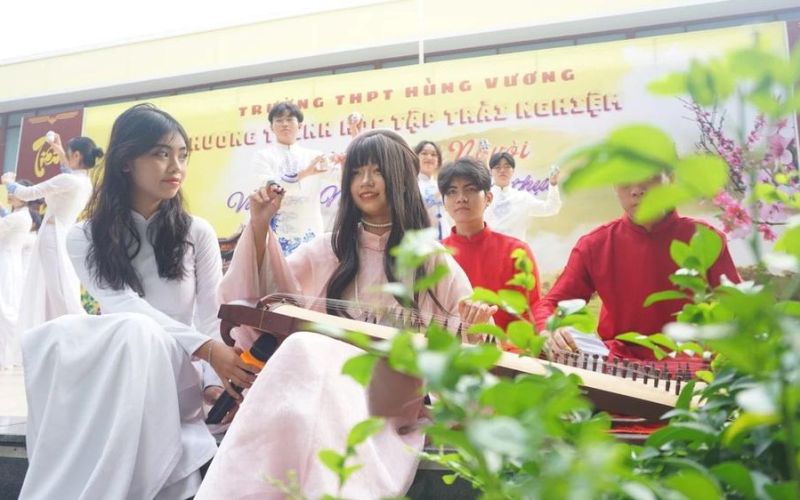 Nghe đờn ca tài tử, lội 'ao' bắt cá và trổ tài làm bánh tại ngày hội trải nghiệm