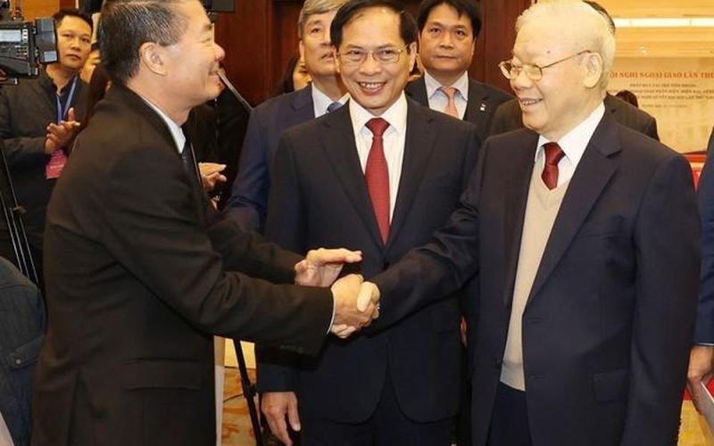 Ngoại giao nâng tầm đất nước