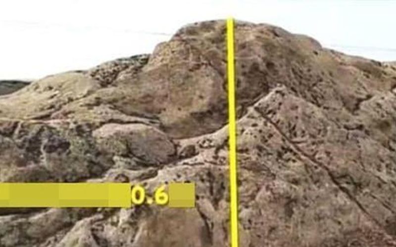 Ngọn núi nhỏ nhất thế giới, chỉ 0,6 mét nhưng không ai dám leo lên! Tại sao thế này