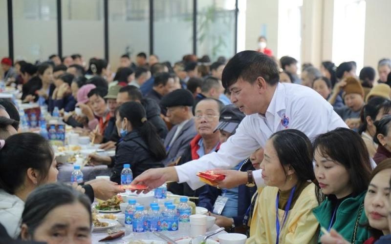 Người bệnh về nhà trên hành trình Chuyến xe yêu thương