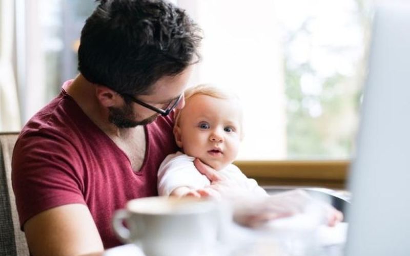 Người phụ nữ Việt kể chuyện lạ ở quốc gia hạnh phúc nhất thế giới: Vợ sinh con, đàn ông có 240 ngày thai sản, không muốn cũng phải nghỉ