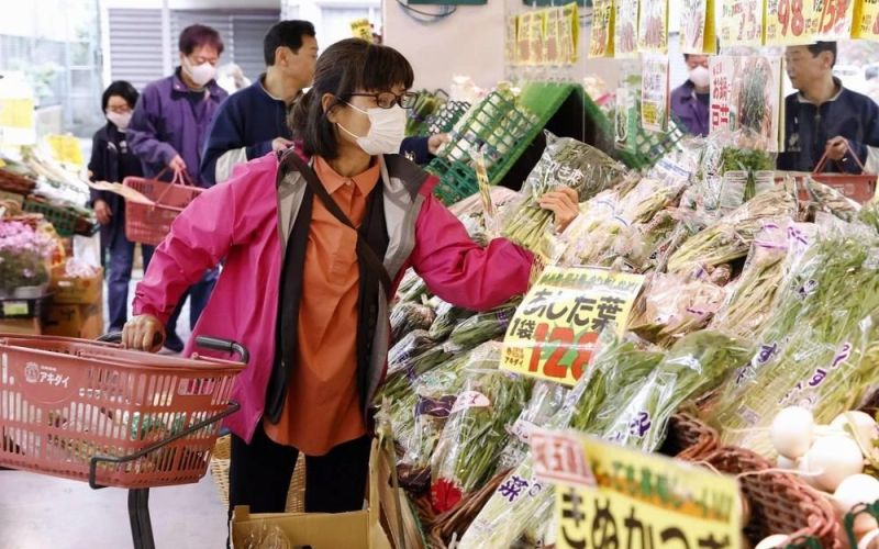 Nhật Bản lần đầu tiên hạ mức đánh giá về 'thể trạng nền kinh tế'