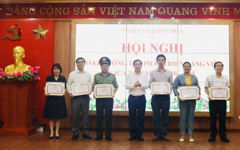 Nhiều kết quả nổi bật trong phát triển đảng viên