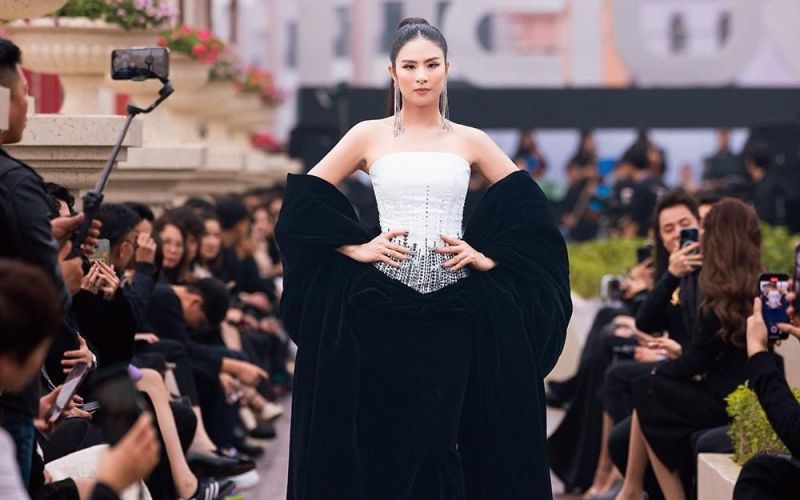 Nhiều năm rời xa sàn catwalk, Ngọc Hân, Thúy Hương tái xuất làm vedette