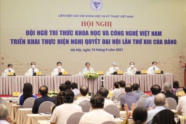 Phát huy vai trò của đội ngũ trí thức khoa học và công nghệ