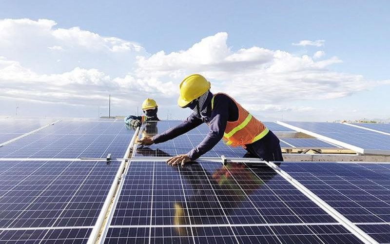 Phó Thủ tướng yêu cầu xử nghiêm sai phạm trong phát triển điện mặt trời, điện gió