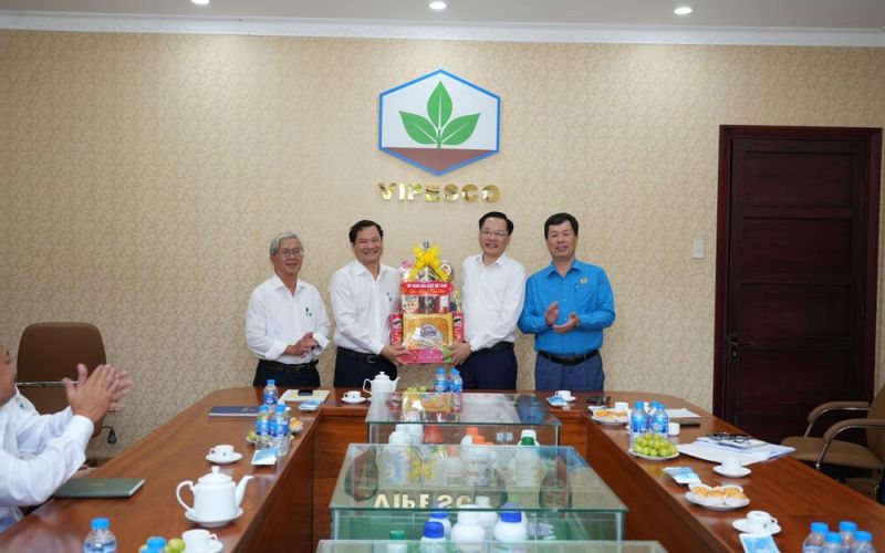 Phó Tổng giám đốc Tập đoàn Hóa chất Việt Nam thăm và chúc Tết 4 đơn vị thành viên