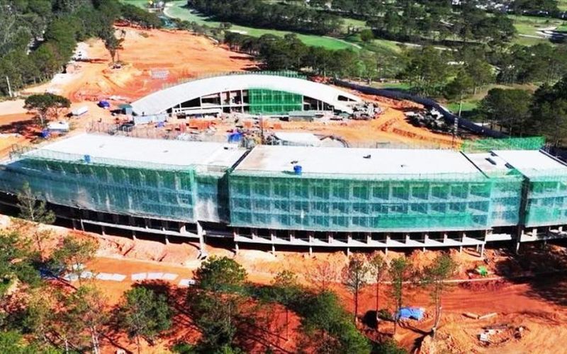 Quá hạn tháo dỡ tòa nhà câu lạc bộ golf không phép ở Đà Lạt