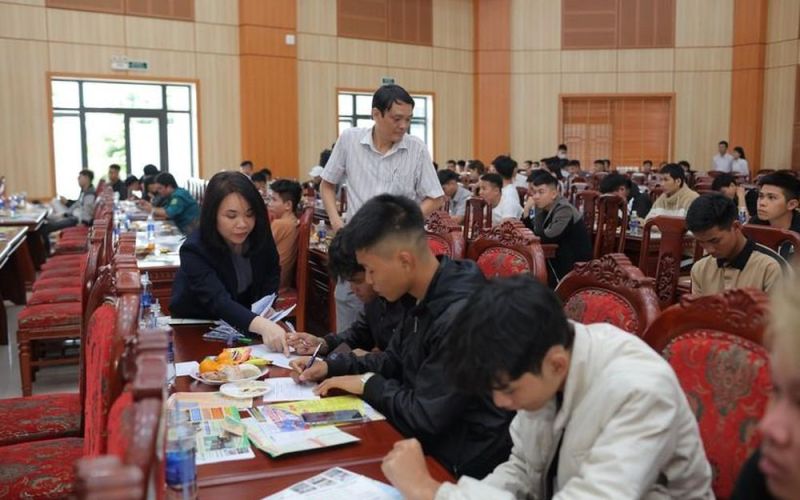 Quảng Nam tư vấn hướng nghiệp học nghề cho 215 bộ đội xuất ngũ