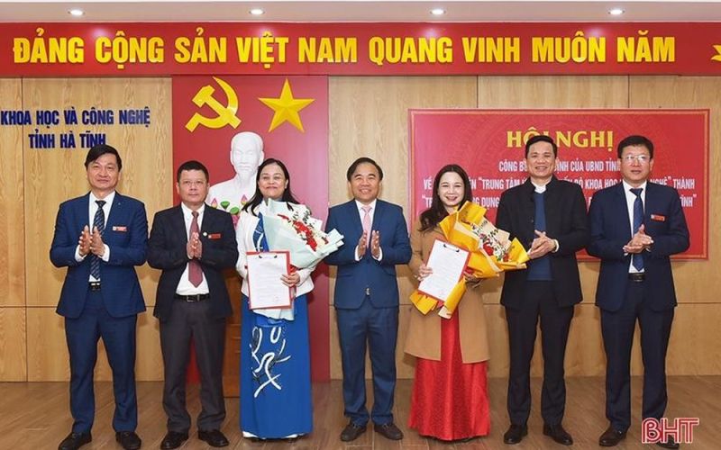 Ra mắt Trung tâm Ứng dụng KHCN và Đổi mới sáng tạo tỉnh Hà Tĩnh