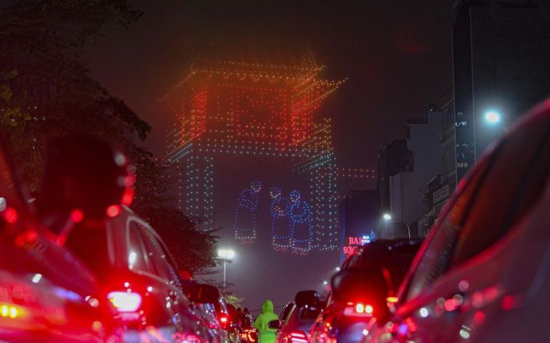 'Rồng thời Lý' bay lượn trên bầu trời Hà Nội