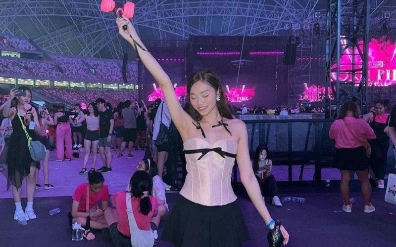 Săn vé concert, mua khóa thiền và những trào lưu tiêu dùng mới