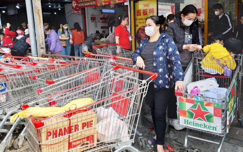 Siêu thị kín khách ngày Chủ nhật cuối cùng trước Tết Nguyên đán
