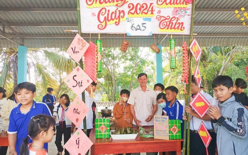 Sôi nổi hoạt động mừng Xuân tại Trường THCS Ô Long Vĩ