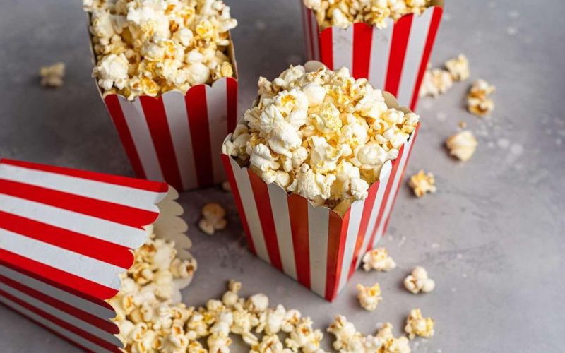 Tại sao bắp rang bơ đắt khách, giá cao vẫn 'cháy hàng' ở rạp chiếu phim?
