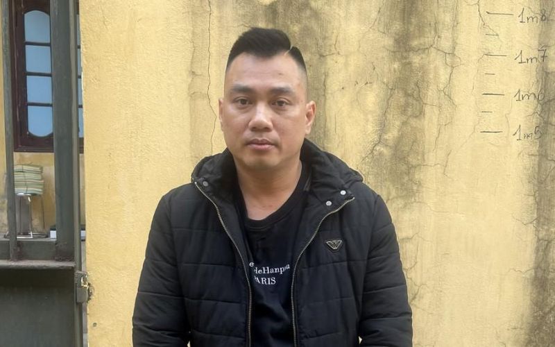 Tạm giữ tài xế say xỉn lái xe đâm vào ô tô chuyên dụng của công an ở Bắc Giang