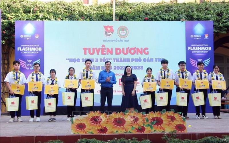 Tạo môi trường để học sinh giao lưu, rèn luyện và phát triển toàn diện