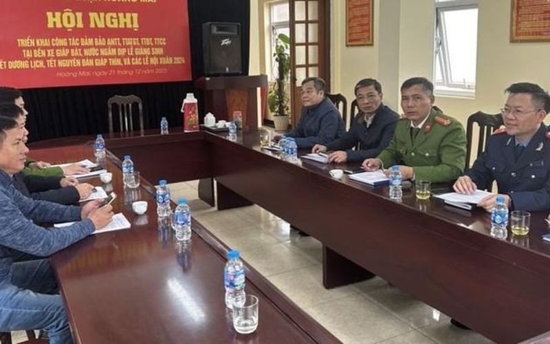 Tập trung kiểm tra xử lý vi phạm trật tự giao thông xung quanh 2 bến xe lớn và các tuyến huyết mạch