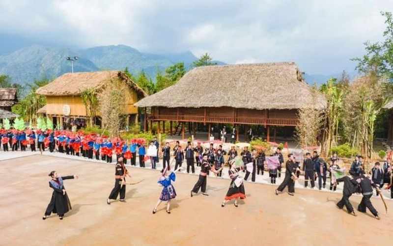 Tết Giáp Thìn 2024, nhiều điểm vui chơi sôi động từ bắc vào nam