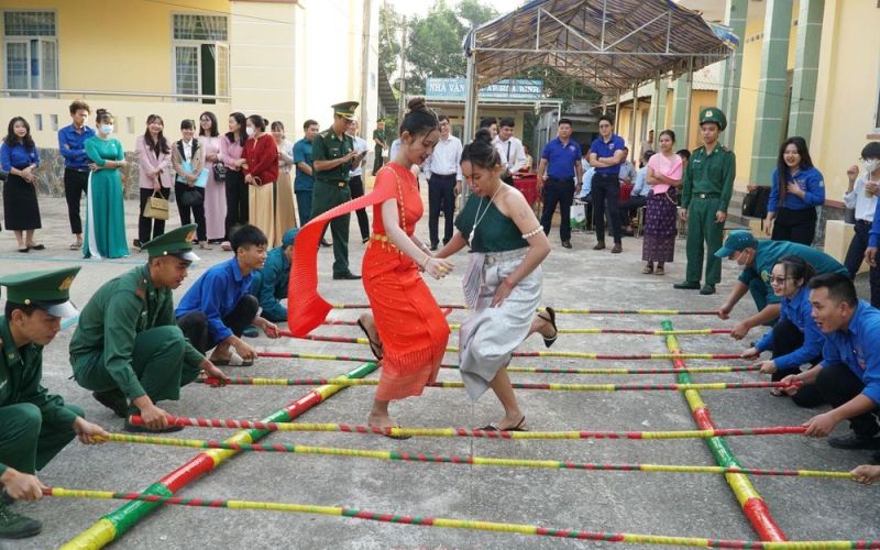 Tết sớm vùng biên
