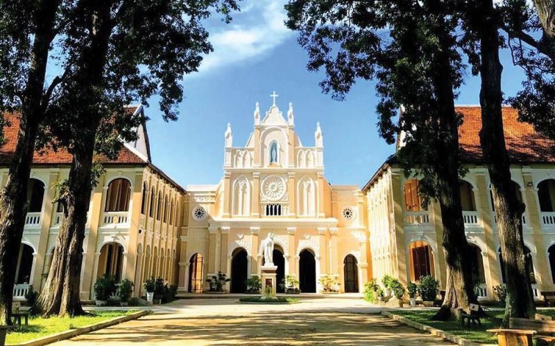 Thăm Tiểu chủng viện Làng Sông