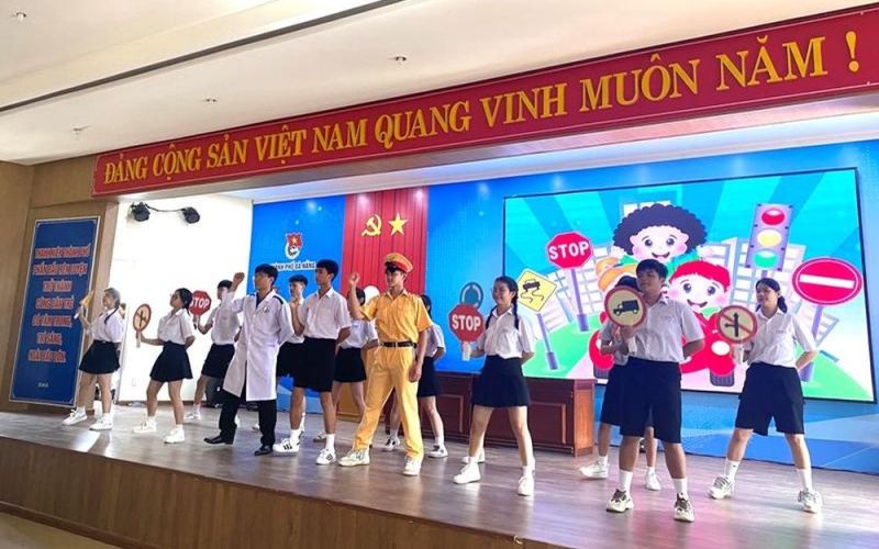 Thanh niên Đà Nẵng thượng tôn pháp luật, xây dựng văn hóa giao thông