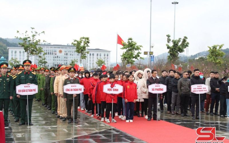 Thành phố ra quân Năm An toàn giao thông 2024
