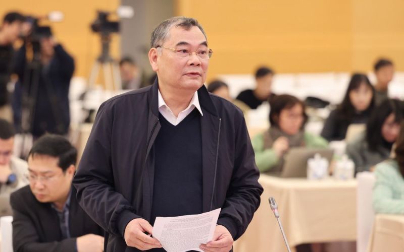Thao túng chứng khoán, cơ quan điều tra sẽ 'mời về sinh hoạt trong một không gian hẹp'