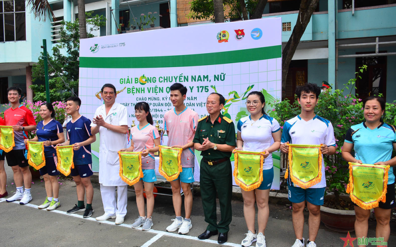 Thầy thuốc Bệnh viện Quân y 175 sôi nổi thi đấu thể thao chào mừng Ngày thành lập Quân đội nhân dân Việt Nam