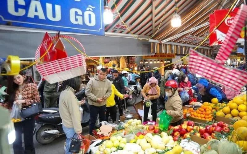 Thị trường mùng 4 Tết: Dự báo nhu cầu tiêu dùng vẫn chưa cao