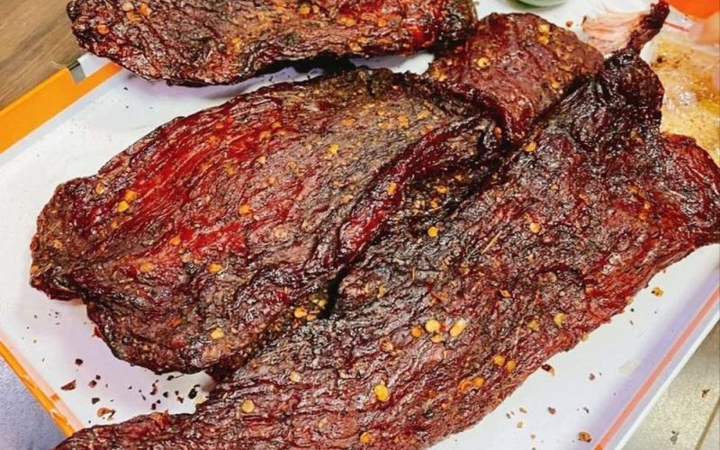 Thịt gác bếp ám khói: Ngon nhưng ăn sao cho an toàn?